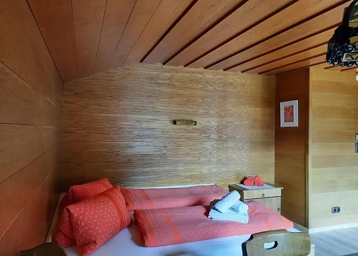 Hauserbauer - Auszeit In راوريس